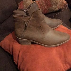 Faded Glory Brown Ankle Boots